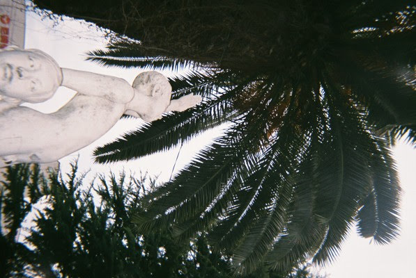 神原がSIMPLEUSEで撮った銅像イン武庫之荘