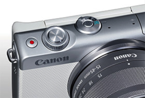 ピンクのEOS M100