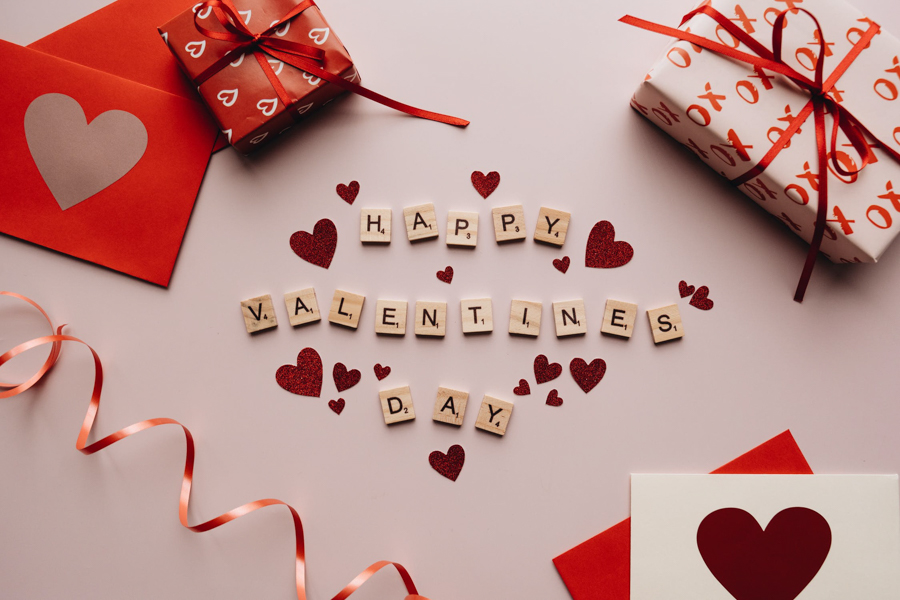 バレンタインフォトギフト 2022年版特集！チョコと一緒に送りたいモノ