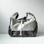 オトナ女子におすすめ！「LAUT」のお洒落で大容量カメラバッグ