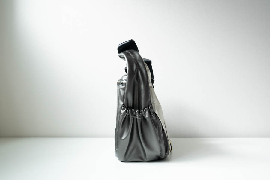 LAUT カメラバッグ