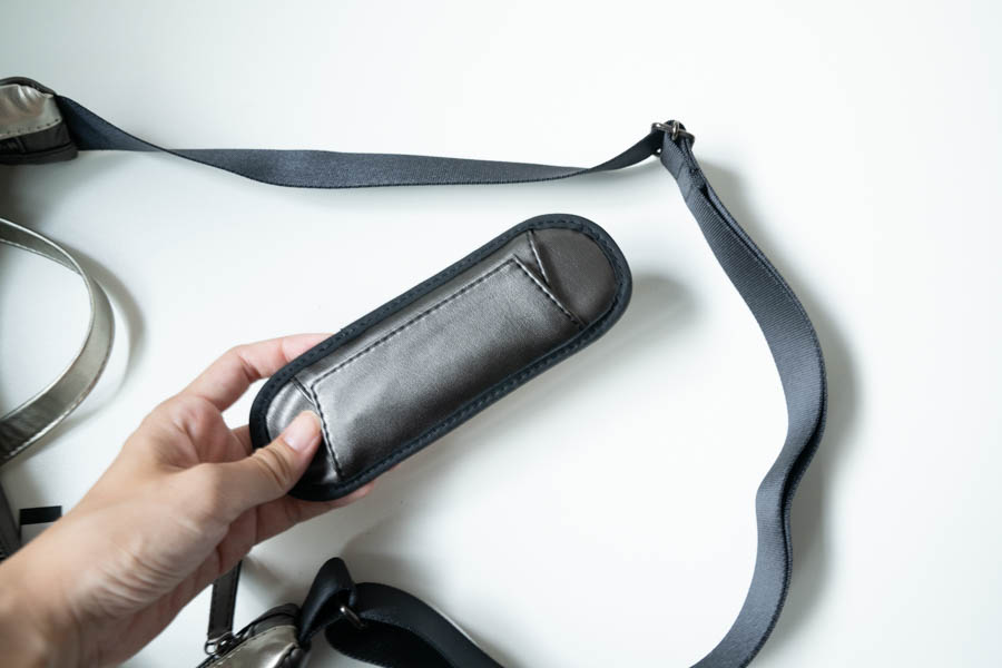 LAUT カメラバッグ