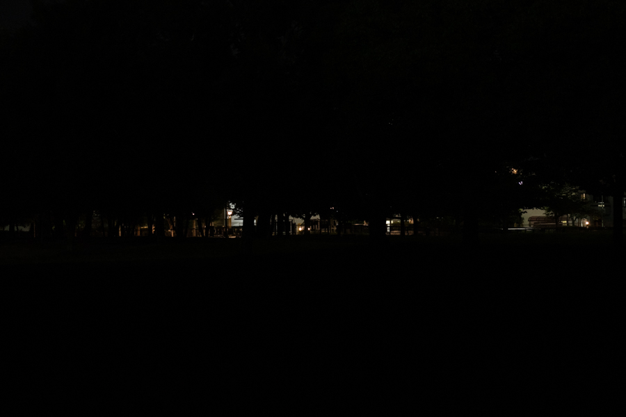 真っ暗な公園