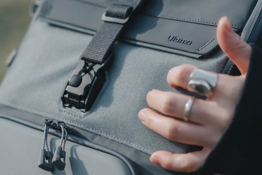 Ulanzi ハードシェルカメラバックパック