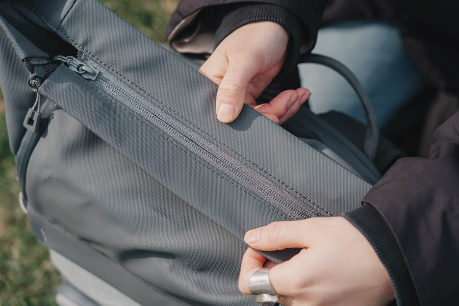 Ulanzi ハードシェルカメラバックパック