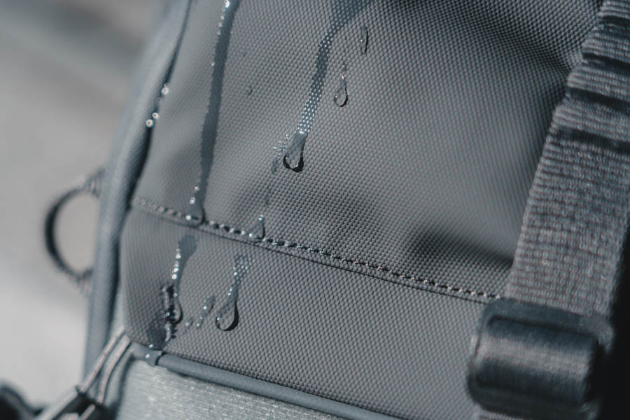 Ulanzi ハードシェルカメラバックパック